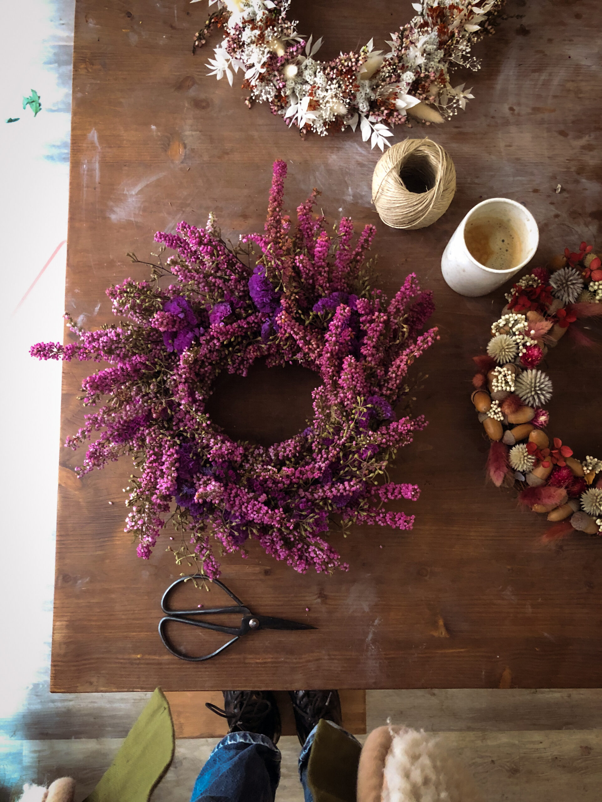 couronne de fleurs séchées de l'avent traditionnelle noël décoration de porte table murale fleuriste toulouse bruyère